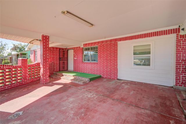905 Bank Drive, Galena Park, TX 77547