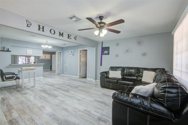 905 Bank Drive, Galena Park, TX 77547