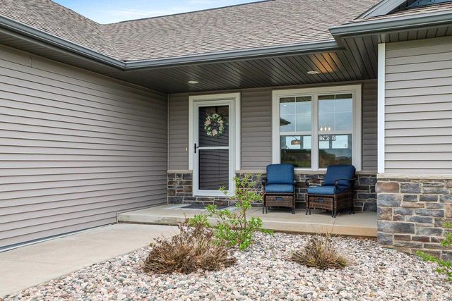 458 HIGH RIDGE TRAIL, Pulaski, WI 54162