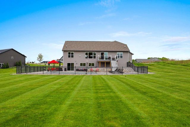 458 HIGH RIDGE TRAIL, Pulaski, WI 54162