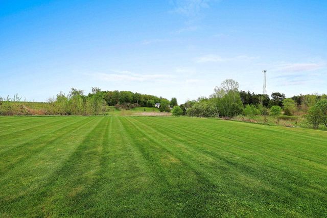 458 HIGH RIDGE TRAIL, Pulaski, WI 54162