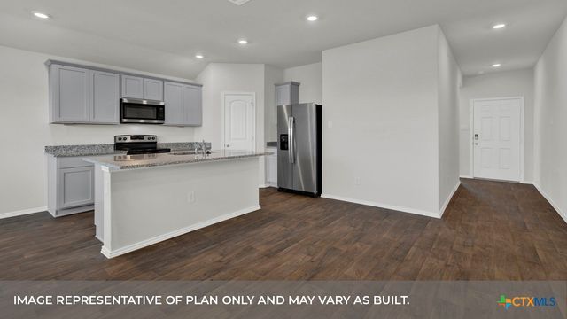 1032 VILLAGE Run, Seguin, TX 78155