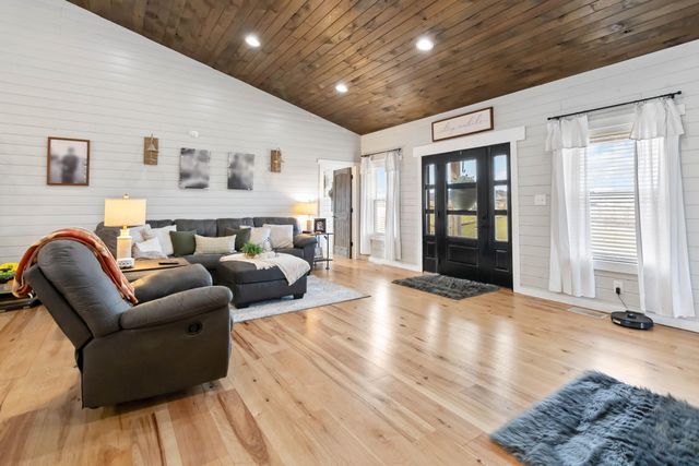 1410 KY Hwy 198, Stanford, KY 40484