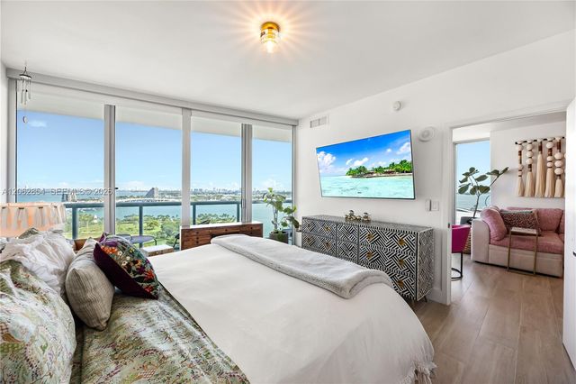 888 Biscayne Boulevard 2009, Miami, FL 33132