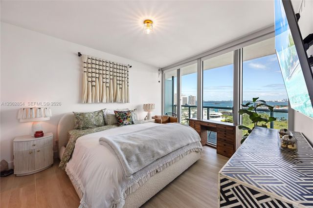 888 Biscayne Boulevard 2009, Miami, FL 33132