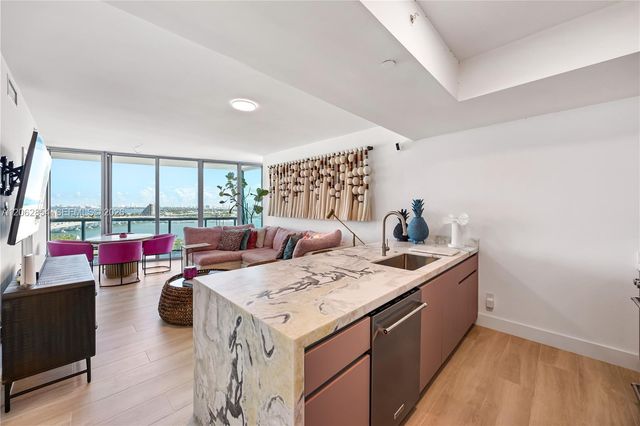 888 Biscayne Boulevard 2009, Miami, FL 33132
