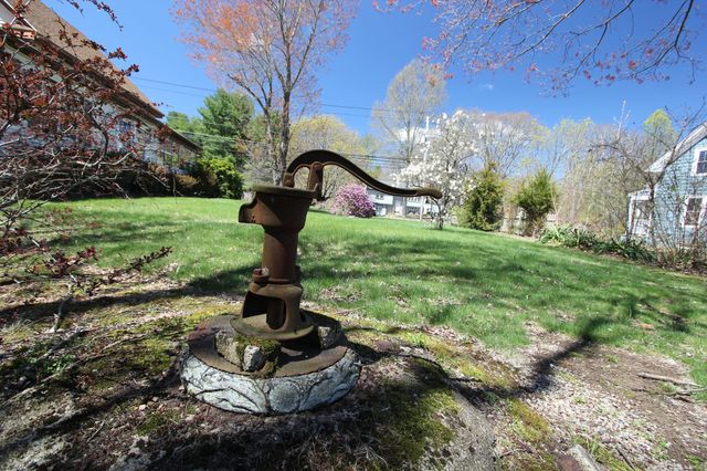 300 Chestnut St, Franklin, MA 02038