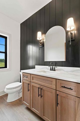 N66W21075 Sweet Clover DRIVE, Menomonee Falls, WI 53051