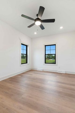 N66W21075 Sweet Clover DRIVE, Menomonee Falls, WI 53051