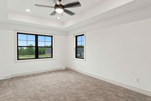 N66W21075 Sweet Clover DRIVE, Menomonee Falls, WI 53051