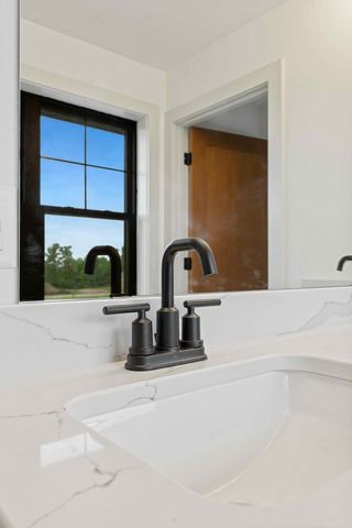N66W21075 Sweet Clover DRIVE, Menomonee Falls, WI 53051
