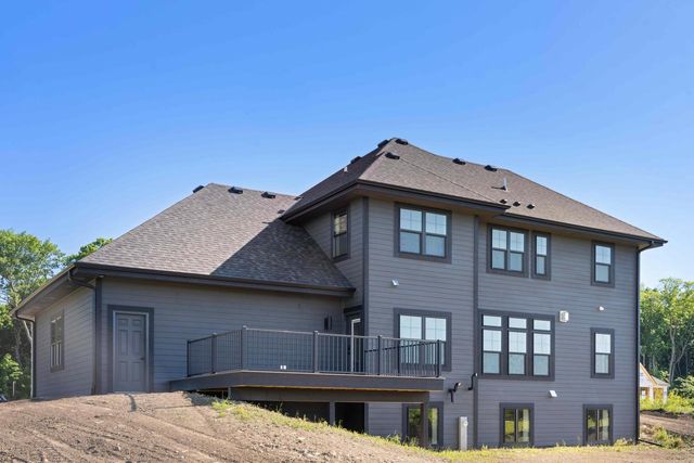 N66W21075 Sweet Clover DRIVE, Menomonee Falls, WI 53051