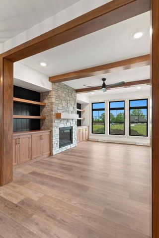 N66W21075 Sweet Clover DRIVE, Menomonee Falls, WI 53051
