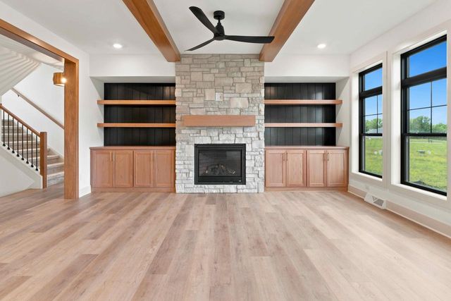 N66W21075 Sweet Clover DRIVE, Menomonee Falls, WI 53051