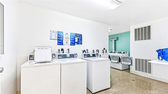 5585 E Pacific Coast 230, Long Beach, CA 90804