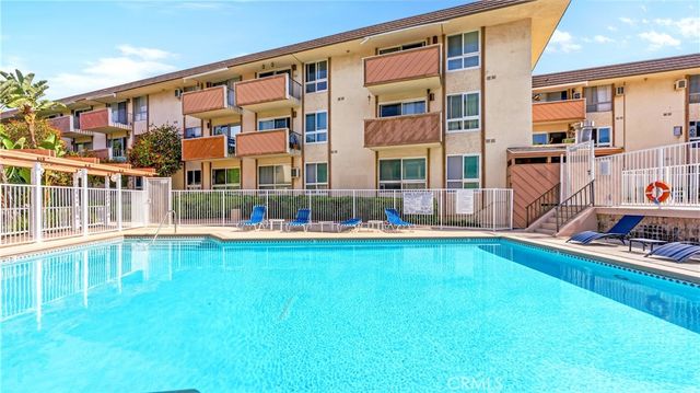 5585 E Pacific Coast 230, Long Beach, CA 90804