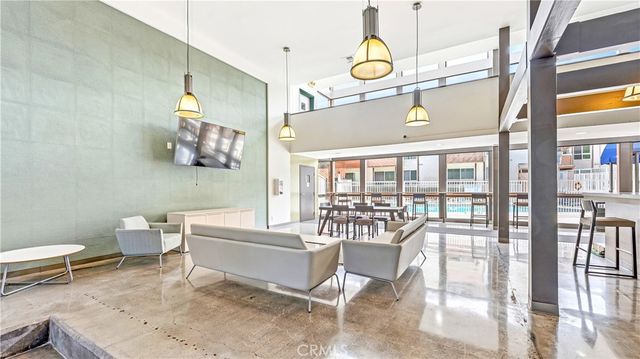5585 E Pacific Coast 230, Long Beach, CA 90804