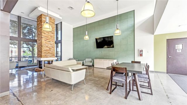 5585 E Pacific Coast 230, Long Beach, CA 90804