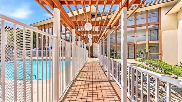 5585 E Pacific Coast 230, Long Beach, CA 90804