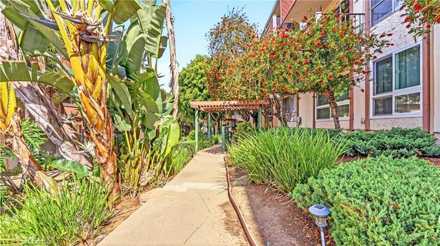 5585 E Pacific Coast 230, Long Beach, CA 90804