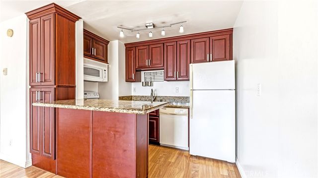 5585 E Pacific Coast 230, Long Beach, CA 90804