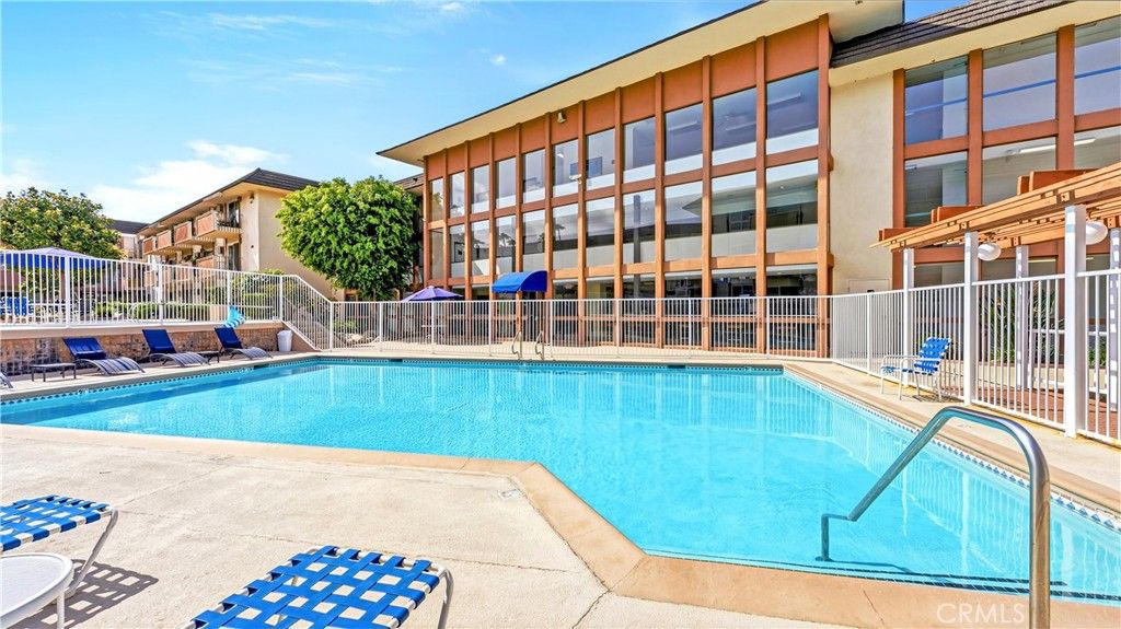 5585 E Pacific Coast 230, Long Beach, CA 90804