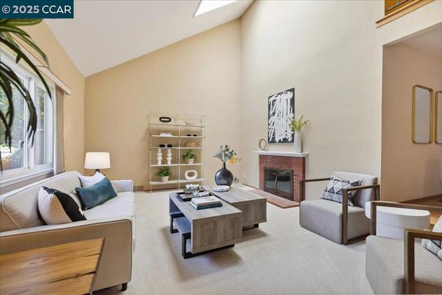 1759 Crescent Dr, Walnut Creek, CA 94598