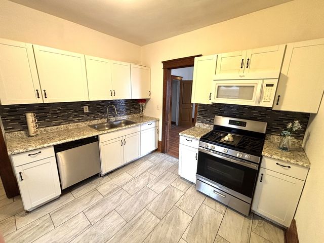 504 5th Avenue, Aurora, IL 60505