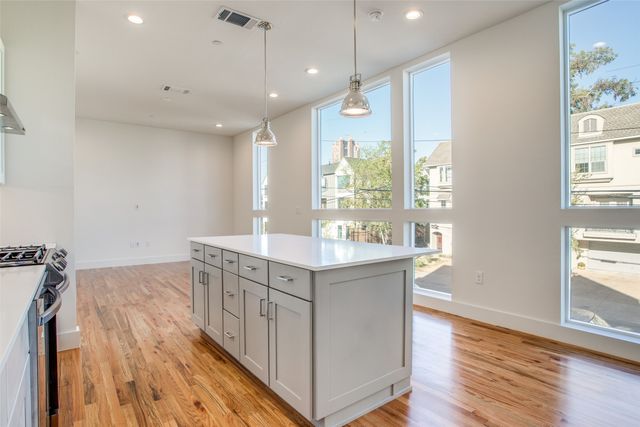 2128 Ashby Street 705, Dallas, TX 75204