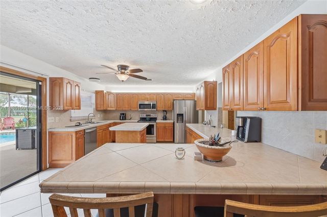 2580 SW Bayshore Blvd, Port St. Lucie, FL 34984