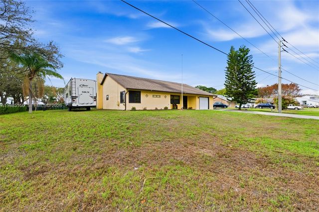 2580 SW Bayshore Blvd, Port St. Lucie, FL 34984