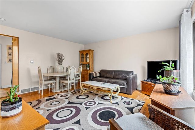 4836 Kirk Street B, Skokie, IL 60077