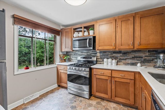 4836 Kirk Street B, Skokie, IL 60077