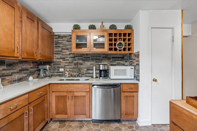 4836 Kirk Street B, Skokie, IL 60077