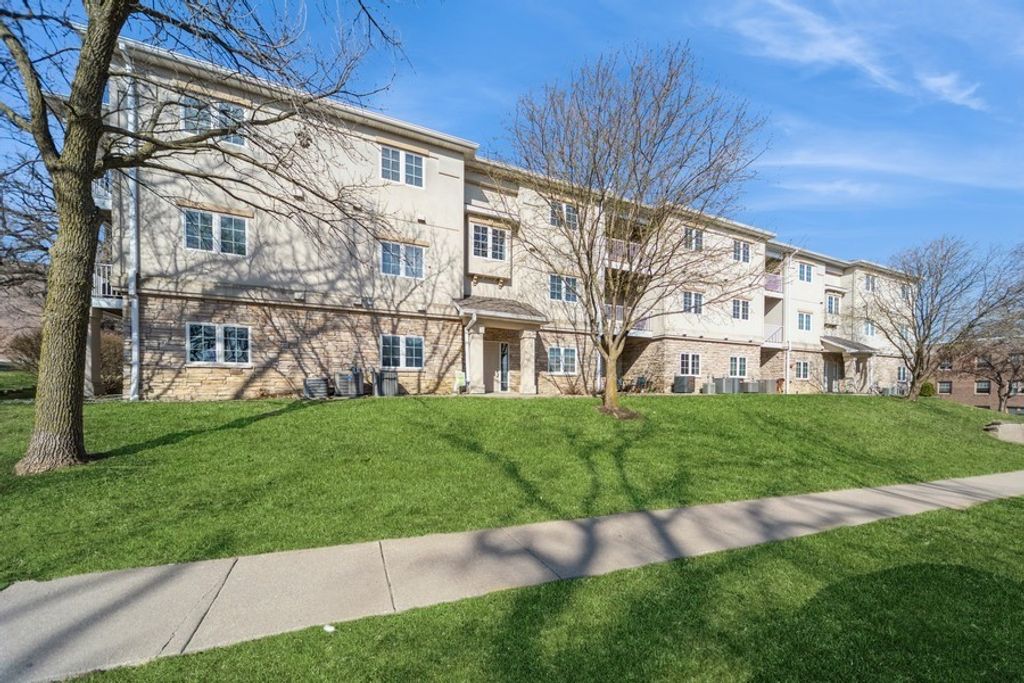 2901 Grand Avenue 107, Des Moines, IA 50312