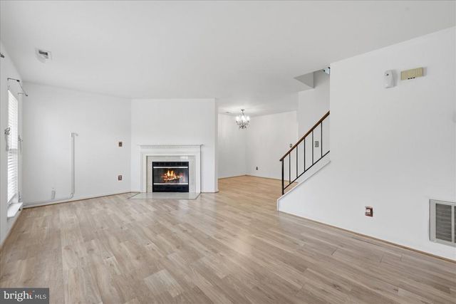 5129 DOMINION DR, Fredericksburg, VA 22407