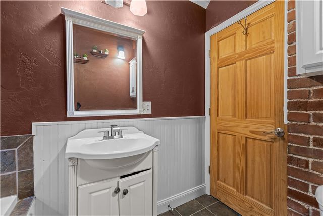 304 Reed St, Jeannette, PA 15644