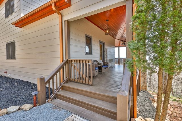 268 Oak Ledge Road, Morganton, GA 30560