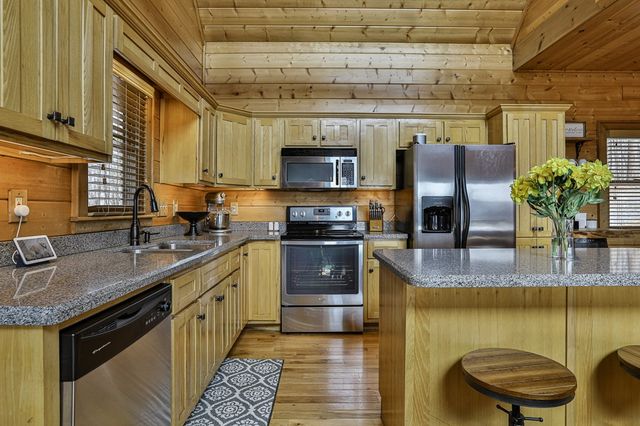 268 Oak Ledge Road, Morganton, GA 30560