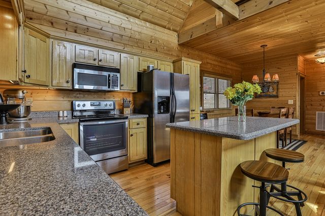 268 Oak Ledge Road, Morganton, GA 30560