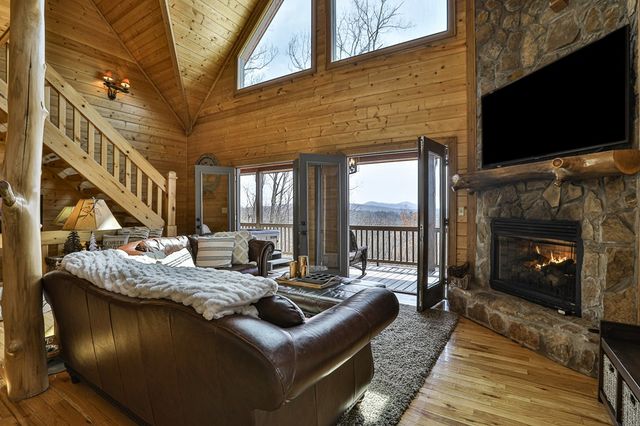 268 Oak Ledge Road, Morganton, GA 30560