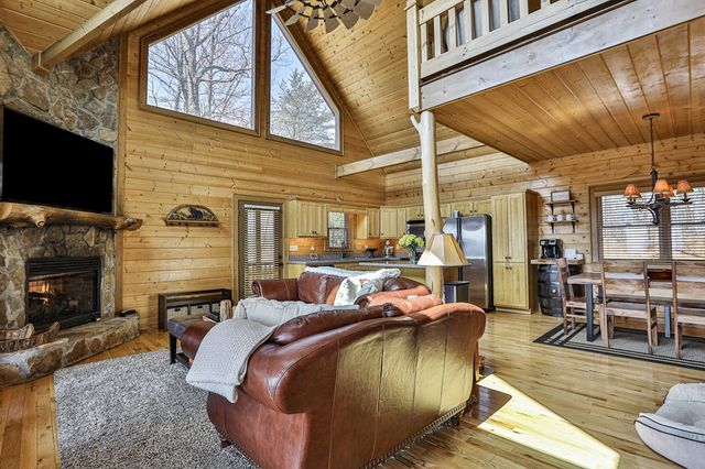 268 Oak Ledge Road, Morganton, GA 30560