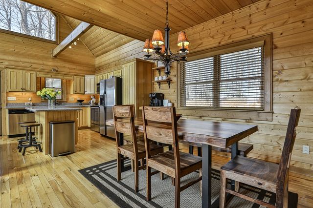 268 Oak Ledge Road, Morganton, GA 30560