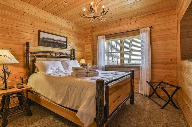 268 Oak Ledge Road, Morganton, GA 30560