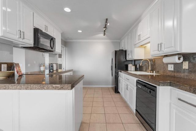 870 Park Avenue 110, Capitola, CA 95010