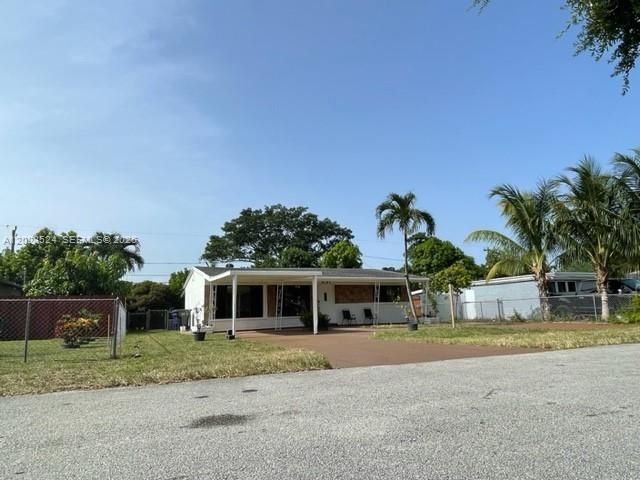 6141 Wiley St, Hollywood, FL 33023