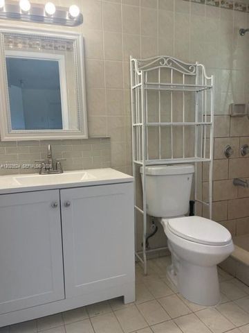 6141 Wiley St, Hollywood, FL 33023