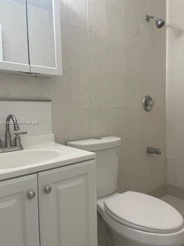 6141 Wiley St, Hollywood, FL 33023