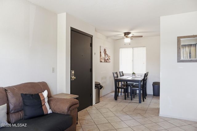 1810 E Blacklidge Dr Apt 416, Tucson, AZ 85719