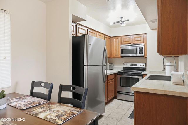 1810 E Blacklidge Dr Apt 416, Tucson, AZ 85719
